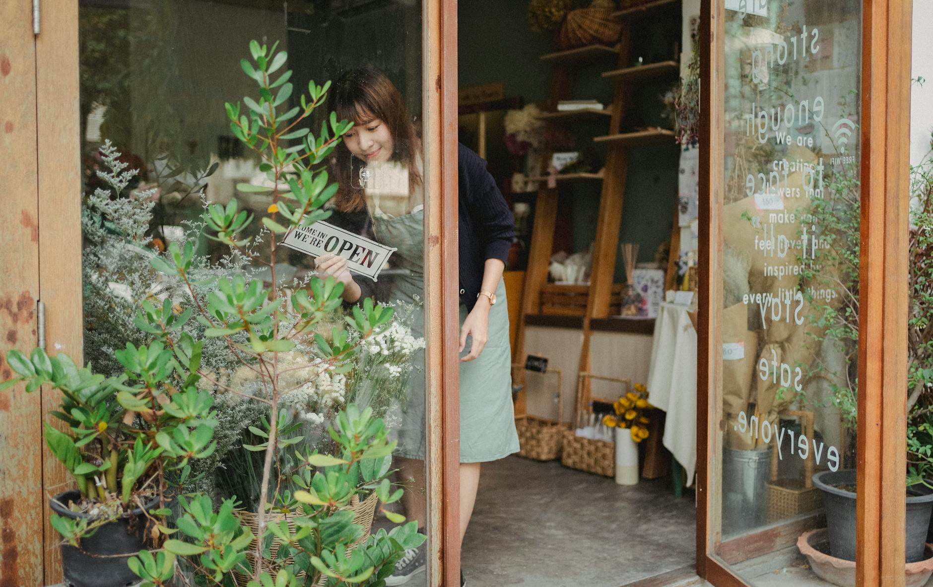 pexels_5414060_small_business_owner_work_storefront